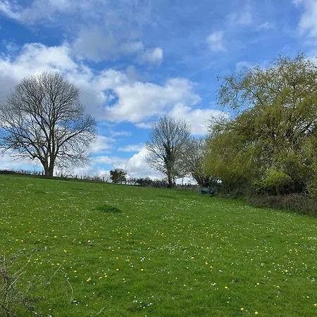La Petite Campagne Frühstückspension Blaru